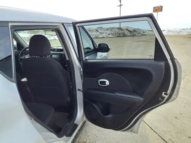 2016 KIA Soul - Photo 23