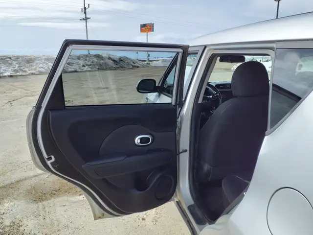 2016 KIA Soul - Photo 26