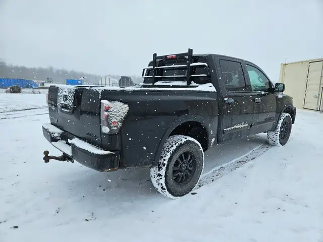 2012 Nissan Titan - Photo 3
