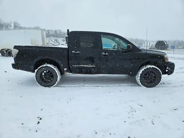 2012 Nissan Titan - Photo 5