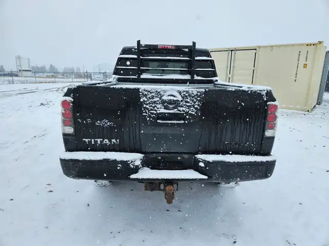 2012 Nissan Titan - Photo 8