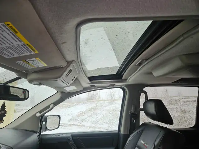 2012 Nissan Titan - Photo 16