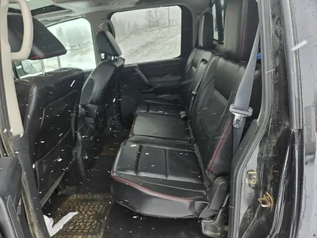 2012 Nissan Titan - Photo 21