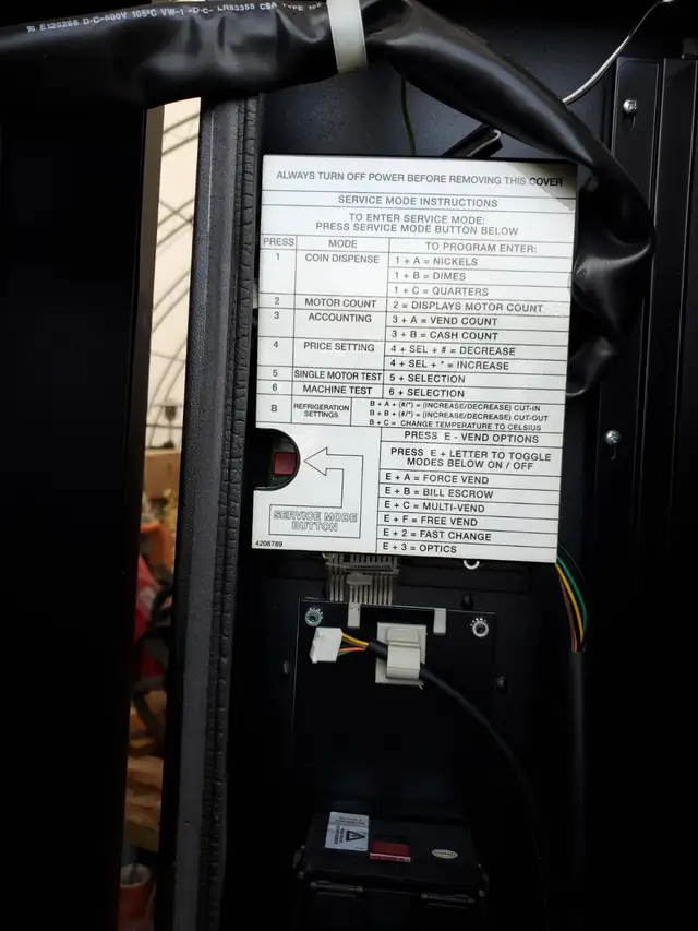 LARGE VENDING MACHINE IN GOOD CONDITION $1,500.00 - Photo 9