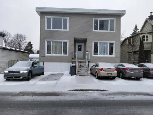 Cap rouge grand 3 1/2  et   rénové a neuf demi sous sol libre