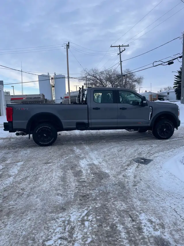 2024 F350 - Photo 2