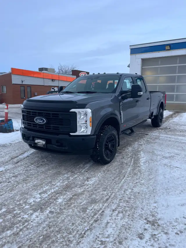 2024 F350 - Photo 3