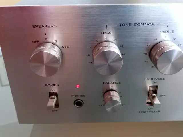 Amplificateur intégré Kenwood remis à neuf. Un an de garantie! - Photo 3