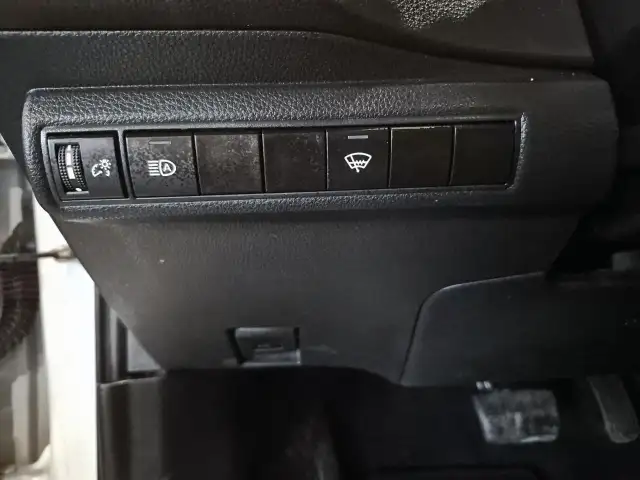 2024 Toyota Corolla LE LE | Adaptive Cruise | Lane Assist - Photo 19