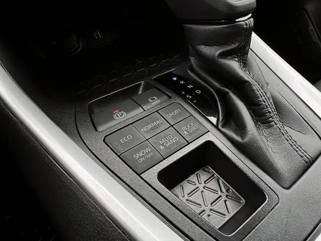 2025 Toyota RAV4 LE LE | Low Mileage | Adaptive Cruise - Photo 16