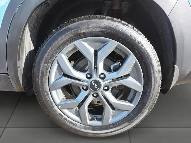 2025 Kia Seltos EX EX | Leather Seats | Moonroof - Photo 19