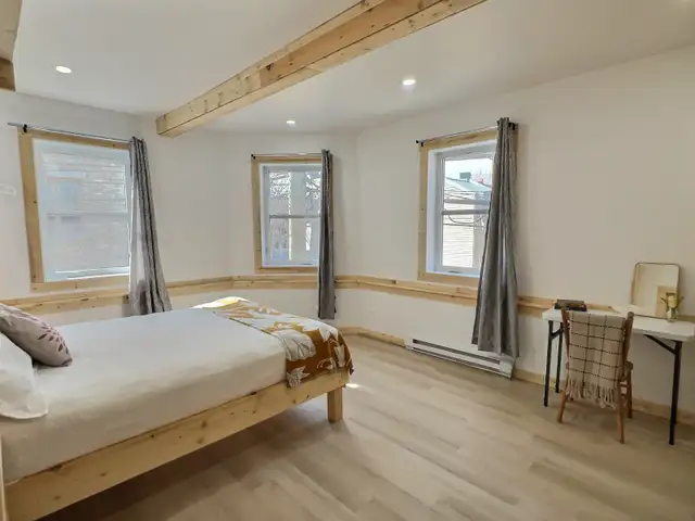 Grand 6 1/2 meublé – 4 chambres – Tout inclus – Centre-ville - Photo 2