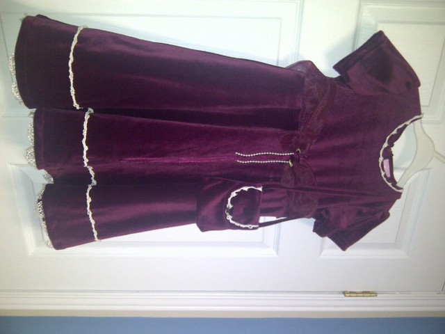 ROBE CHIC VELOUR BOURGOGNE GR6X FILLETTE AVEC SAC À MAIN: $20.00 - Photo 3