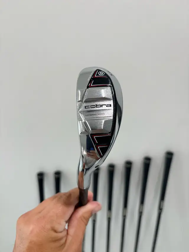 Cobra T-Rail Left hand Golf Club irons - Photo 2