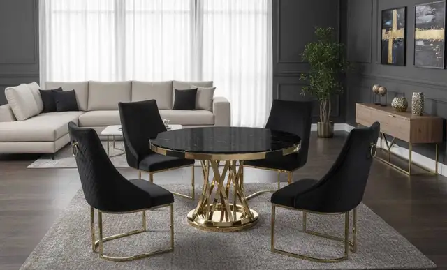 DAINING TABLE (BRAND NEW) SET WITB CHAIRS FOR SALE...???