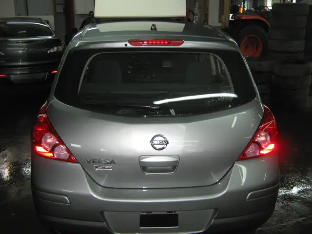 2011 Nissan Versa 1.8 S PETIT BUDGET !! - Photo 7