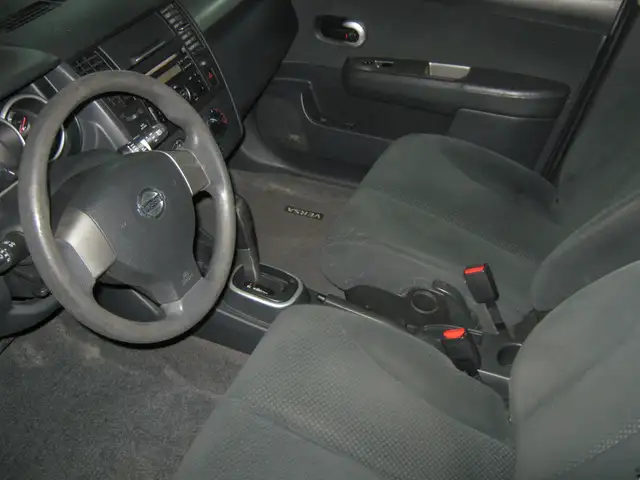 2011 Nissan Versa 1.8 S PETIT BUDGET !! - Photo 9