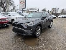 2020 Toyota RAV4 XLE - Photo 3