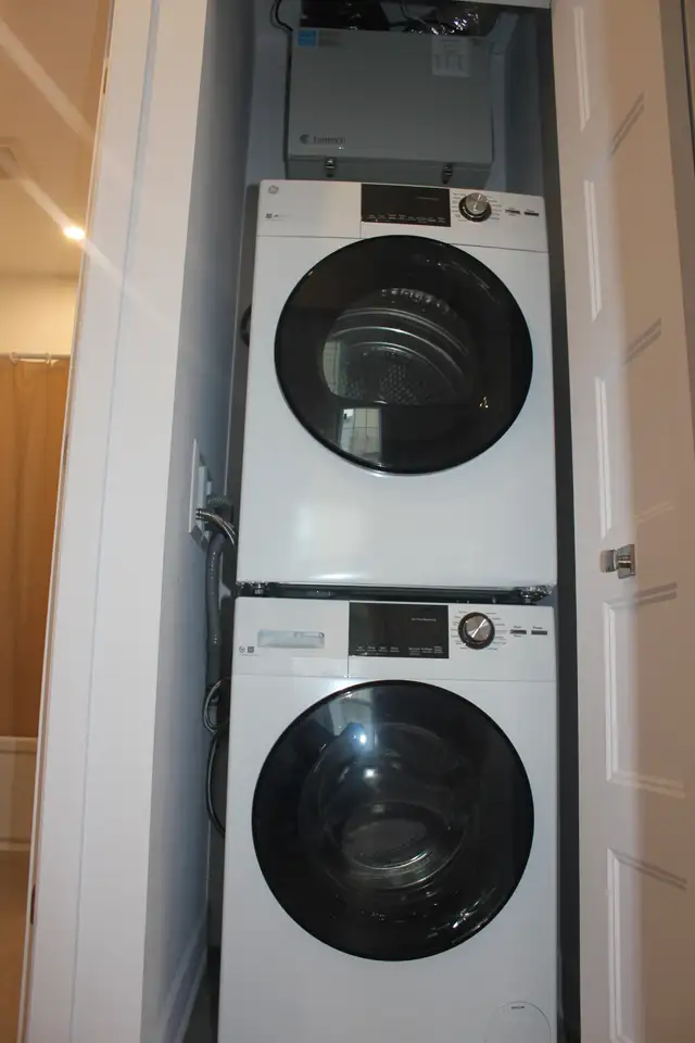 2‑Bedroom Townhouse‑Style Condo - Sainte‑Anne‑de‑Bellevue - Photo 7