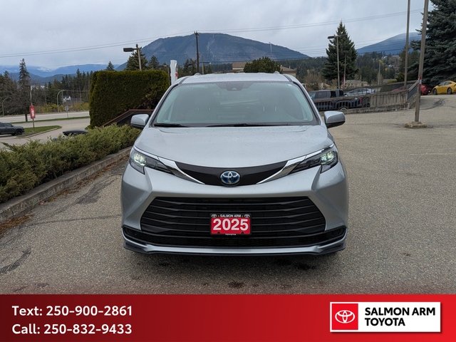 2025 Toyota Sienna LE 8-Passenger LE AWD, CERTIFIED, ONE OWNE... - Photo 2