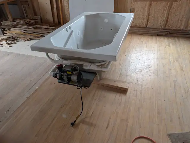 Jacuzzi tub - Photo 3