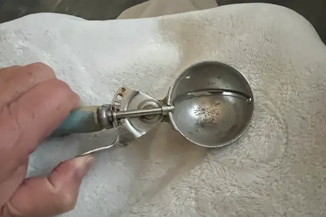 antique ice cream scoop - Photo 2