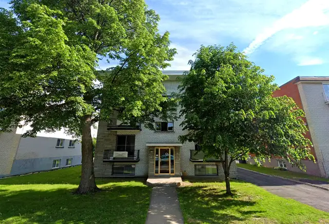 4 1/2 rénové à louer boulevard Provencher Brossard