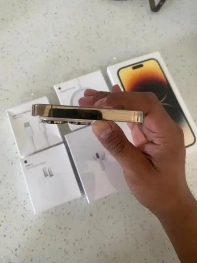 iPhone 14 Pro Max 1Tb 86% batt Airpods/Fast Charger/Delivery - Photo 2