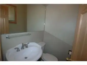 Haultain, 3 bdrm, main floor suite, seperate heat, grt parking - Photo 6