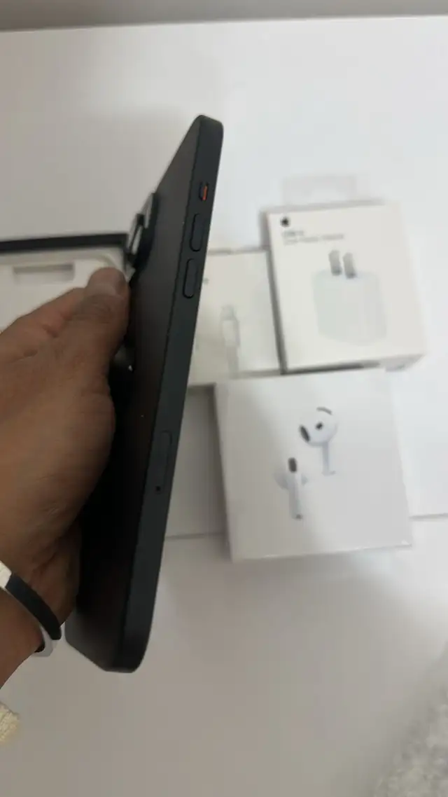 iPhone 15 Plus 256GB AirPods Pkg/Delivery - Photo 3