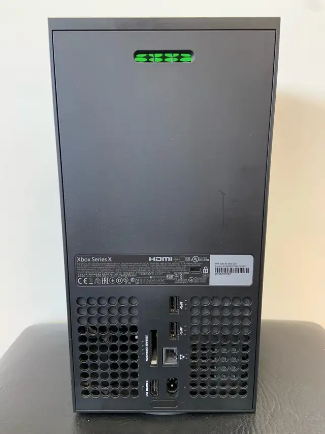 Xbox Series X W/Access - Photo 4