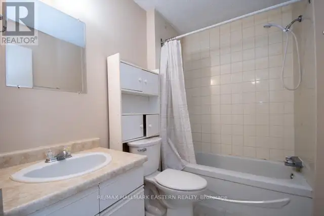 Studio Apartment in a Historic Setting - Photo 2