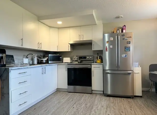 Furnished Room w/ Storage (Utilities Included) - Photo 4