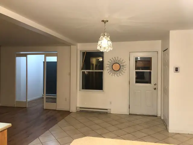 Grand 4 ½ lumineux avec entrée indépendante, Idéal pour famille - Photo 3