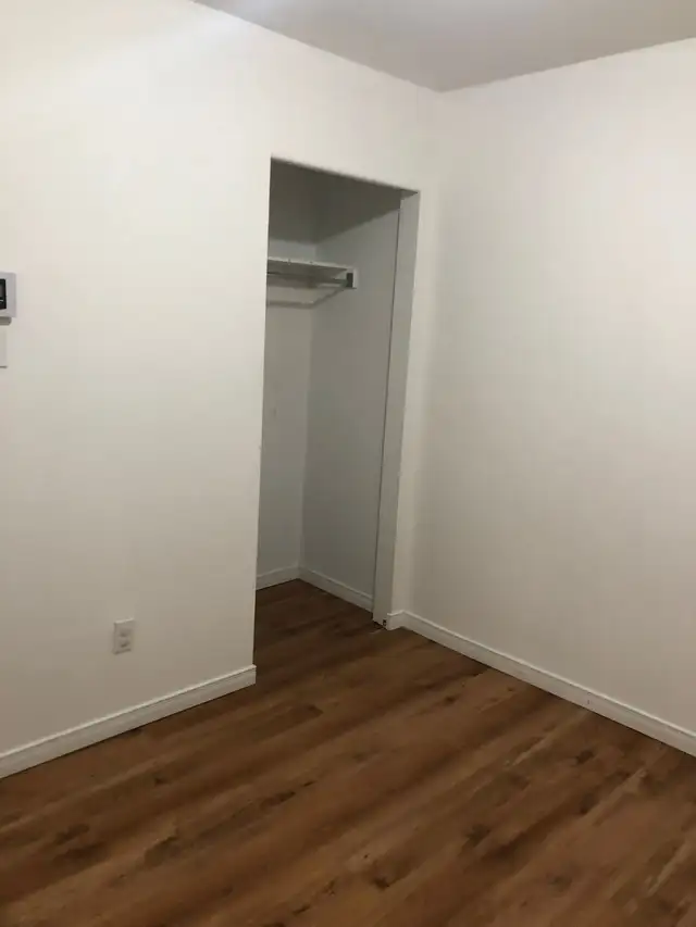 Grand 4 ½ lumineux avec entrée indépendante, Idéal pour famille - Photo 8