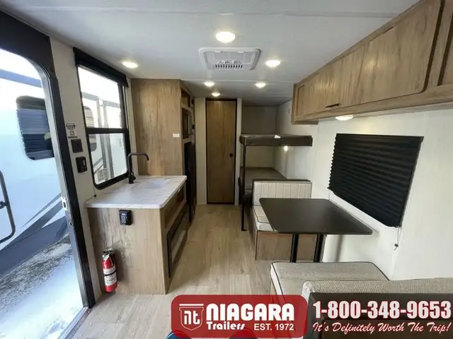 2025 FOREST RIVER CHEROKEE WOLF PUP 16EV Travel Trailer - Photo 7