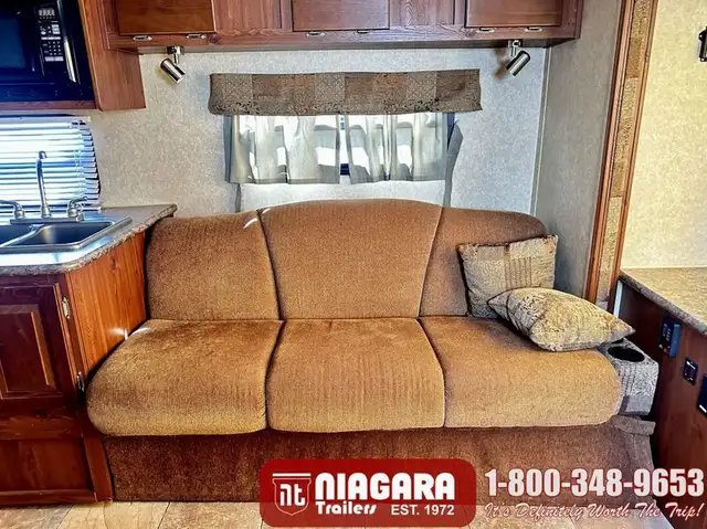 2010 FOREST RIVER ROCKWOOD ROO 235S Hybrid - Photo 9