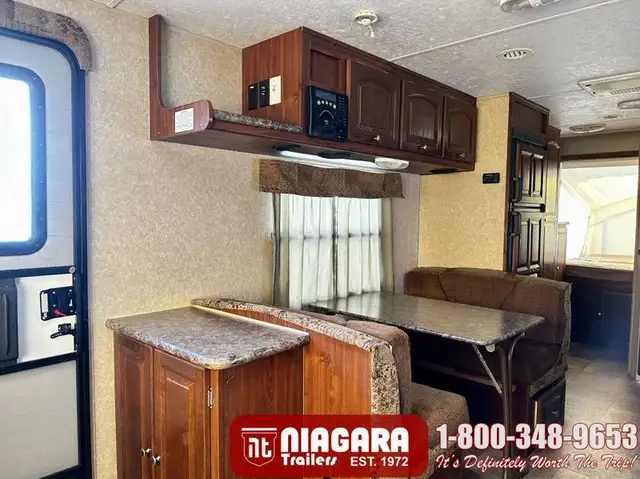 2010 FOREST RIVER ROCKWOOD ROO 235S Hybrid - Photo 10