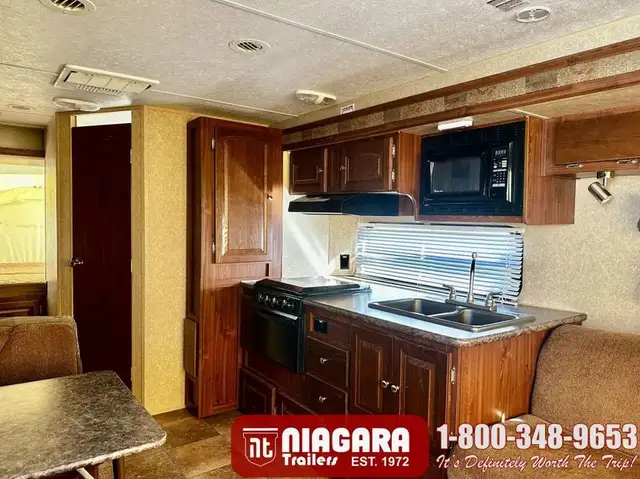 2010 FOREST RIVER ROCKWOOD ROO 235S Hybrid - Photo 11