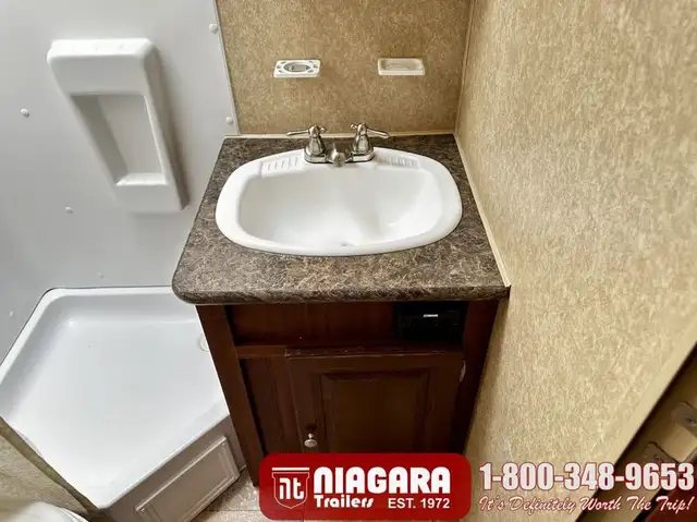 2010 FOREST RIVER ROCKWOOD ROO 235S Hybrid - Photo 21