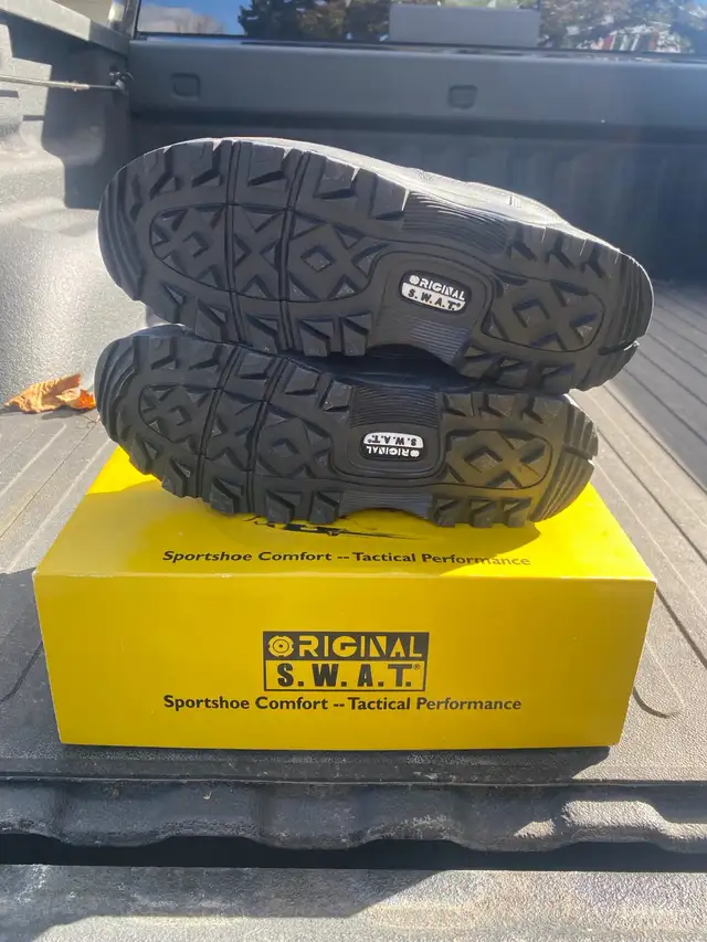 Brand New - Never Worn - Sz 10E - Photo 2