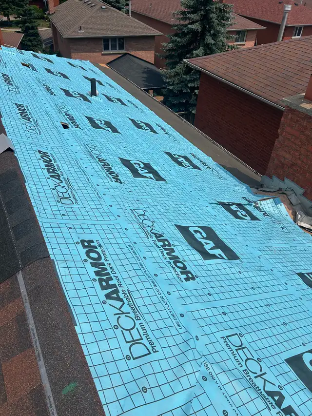 Roofing soffit and siding - Photo 5