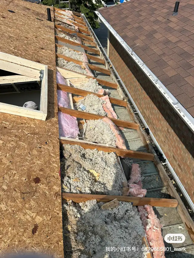 Roofing soffit and siding - Photo 7