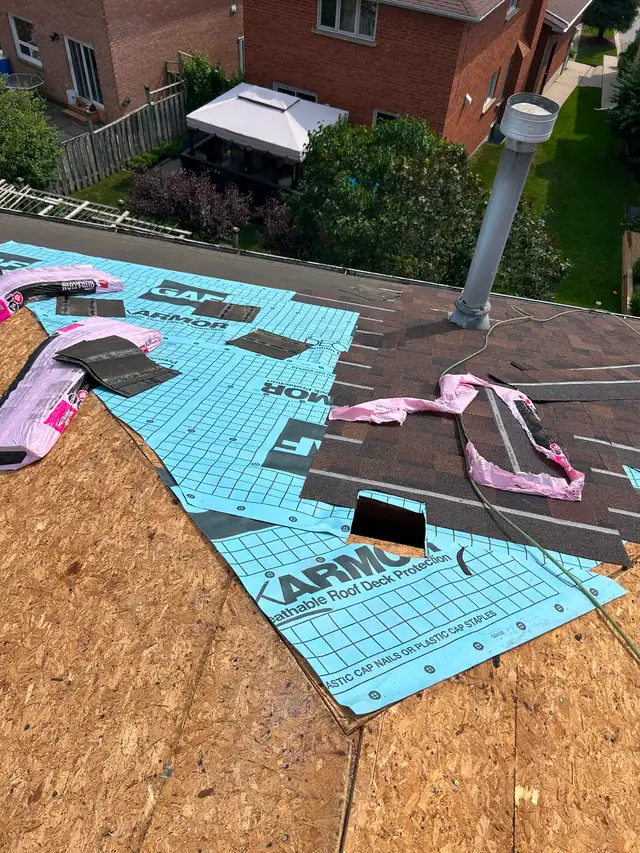 Roofing soffit and siding - Photo 10