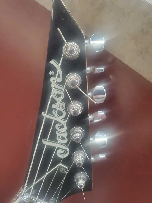 Jackson Black Electric Guitar - Photo 3