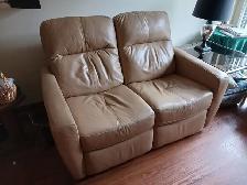 CAUSEUSE ELECTRIQUE 100% FONCTIONNEL VALEUR 2300$