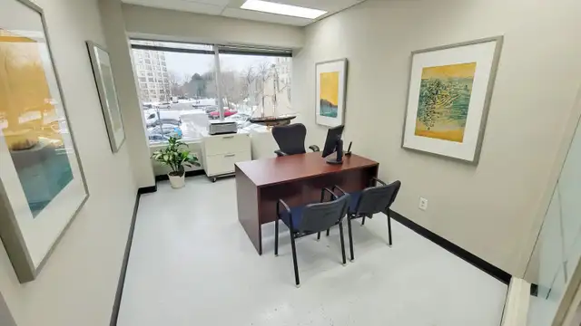 $1200/mo – Spacious Office Space for Rent - Lake Shore Blvd W - Photo 5