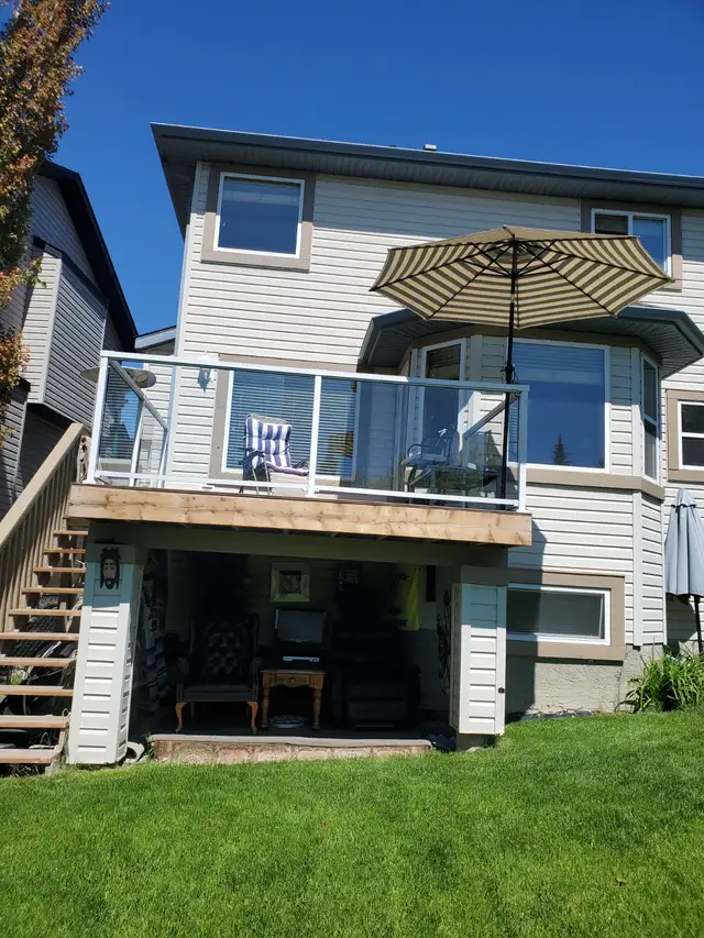 ️ Furnished Room with Mountain Views – Tuscany, NW Calgary - Photo 2