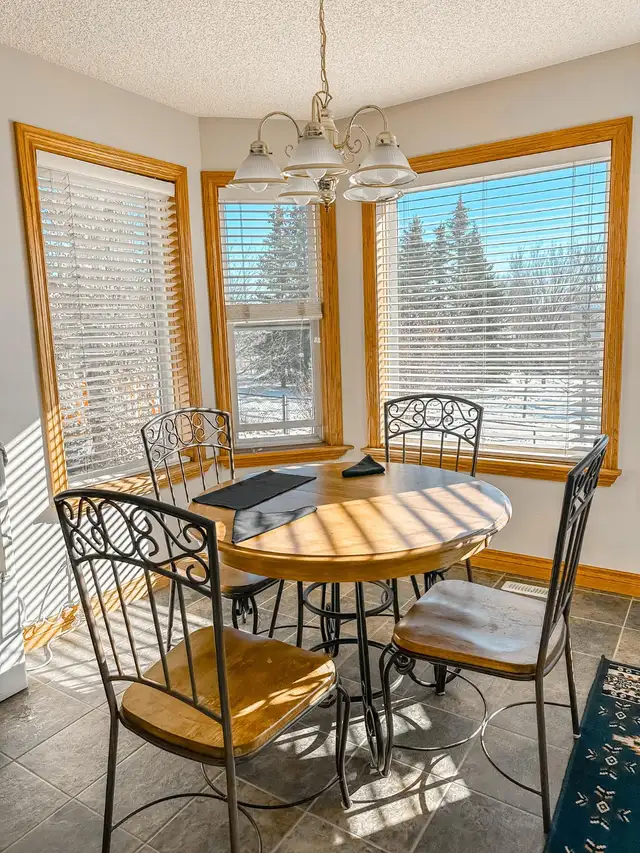 ️ Furnished Room with Mountain Views – Tuscany, NW Calgary - Photo 6