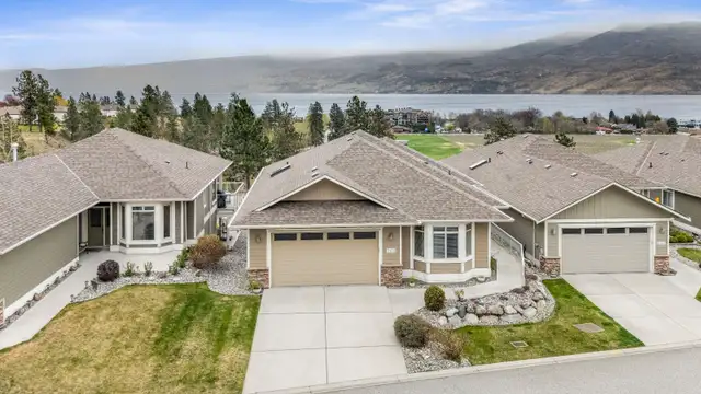 $979,900 55 Community Lake View